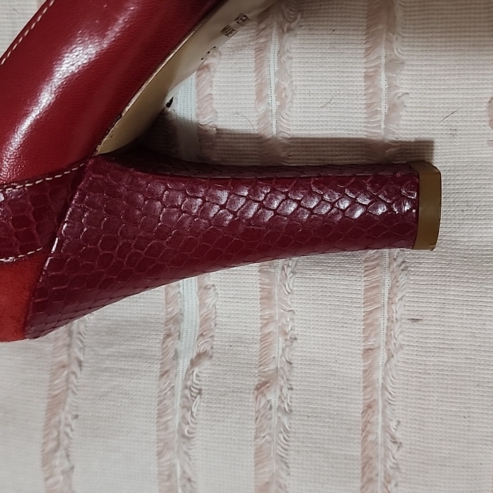 Marc Jacobs Red Suede Snake Print Peep-Toe Heels - Picture 9 of 17